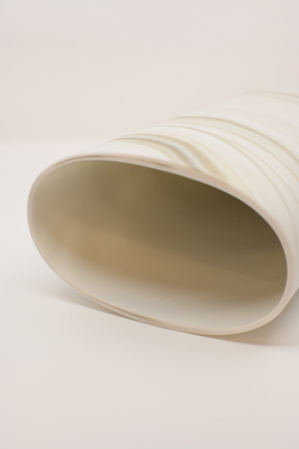 Glass Flower Vase "CARRARA" Peill & Putzler　(A)